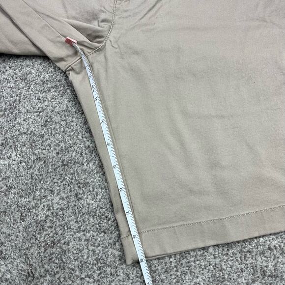 Vineyard Vines Khaki Breaker Shorts size 34 - Picture 5 of 10